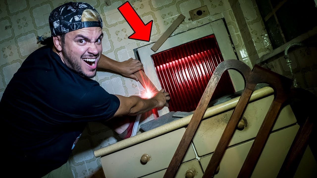 ACHEI ENTRADAS SECRETAS NA CASA DA MINHA MÃE! (REVELANDO OS MISTÉRIOS)