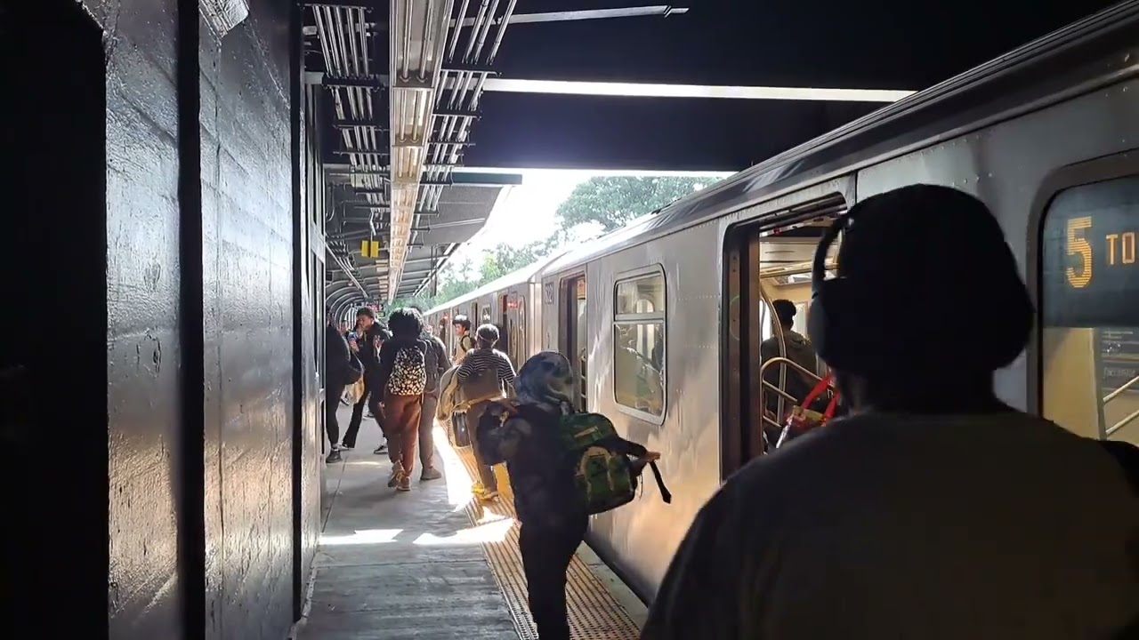 IRT Dyre av Line/5 trains and NIS Trains @Gun Hill Road (R142)