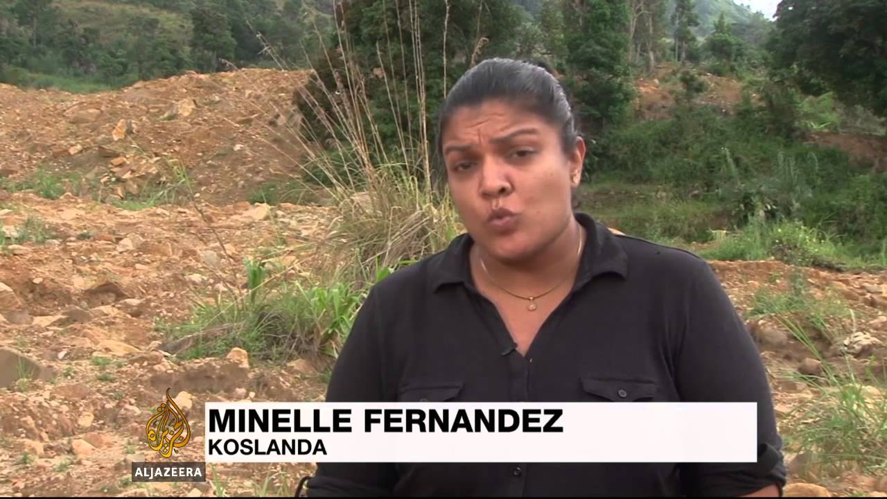 Sri Lanka landslide survivors look for shelter