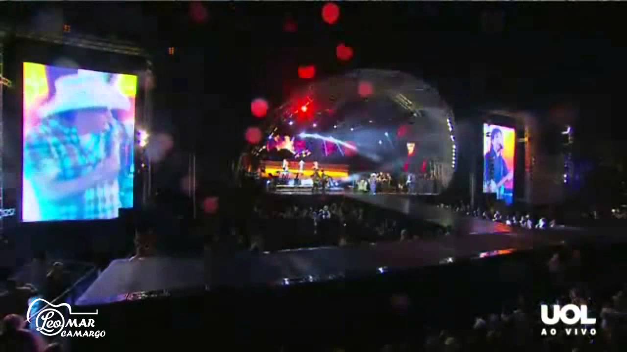 Chitãozinho e Xororó - Bailão de Peão (AO VIVO NO CALDAS COUNTRY 2013)