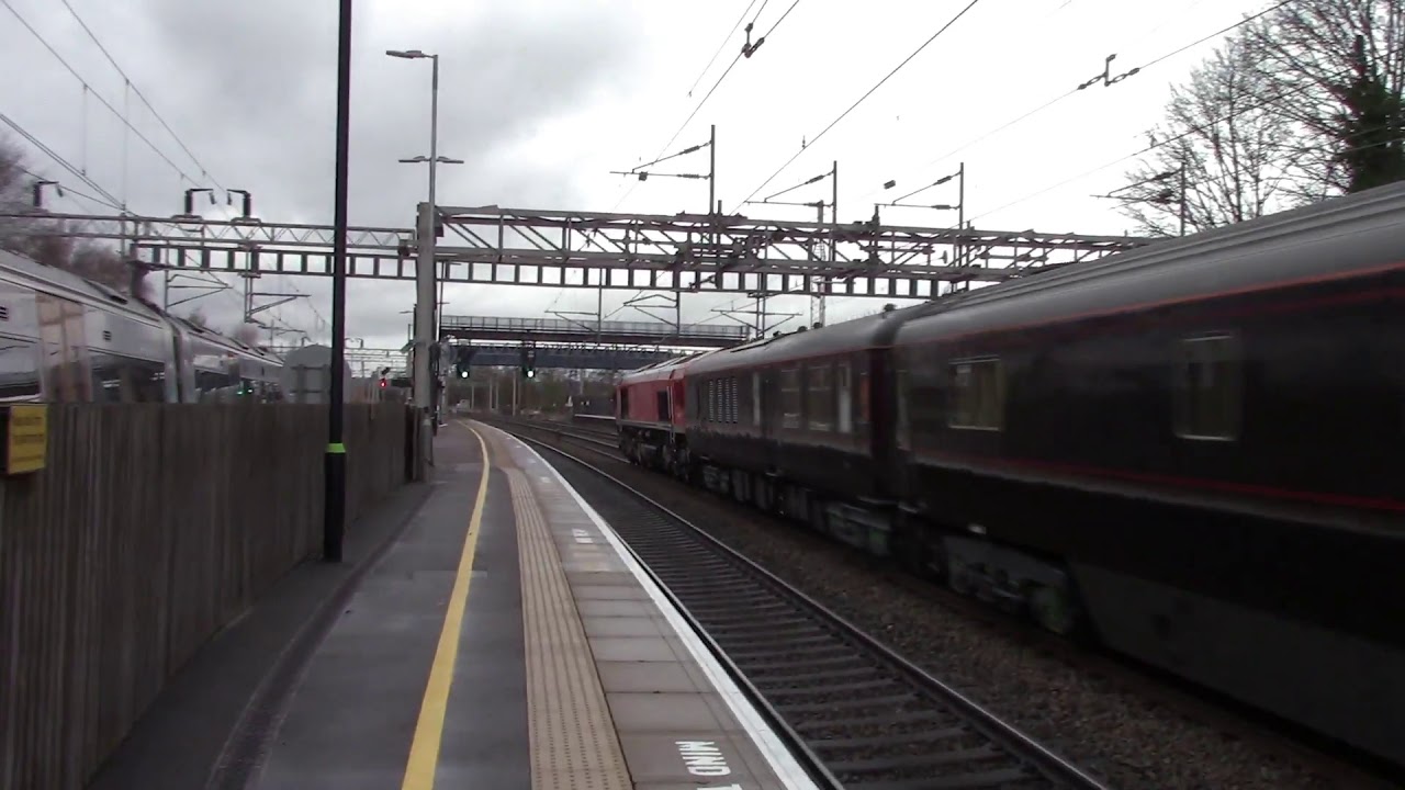 DB Cargo Class 66, 66017, Royal Train Coaches, 5Z50 passing Rugeley Trent Valley (3rd December 2018)