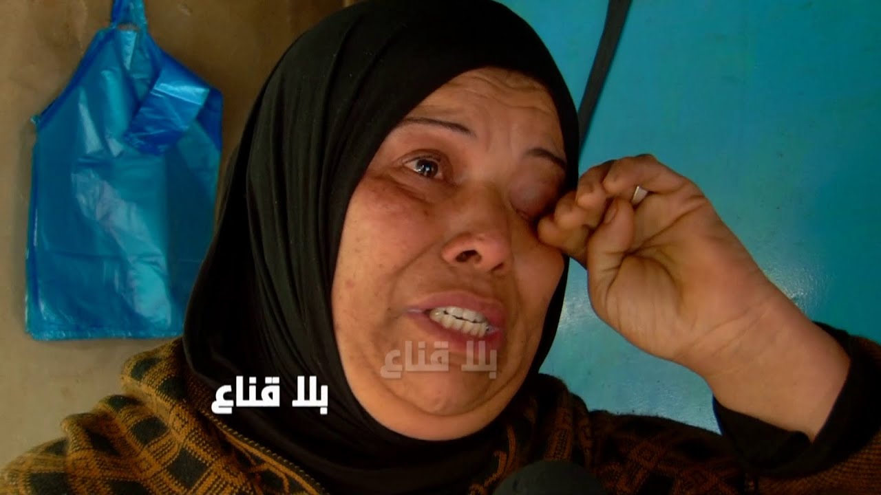 أشهر بائعة ملاوي على طريق باجة..تسكن في الجبل وتقطع الكيلومترات فجرا من أجل قوت ابنائها..حرة تونسية