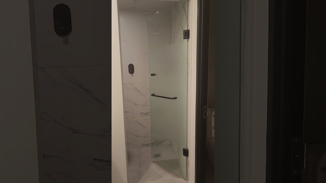 ASI SERA LA PUERTA QUE SOLICITEMOS PARA LA REGADERA