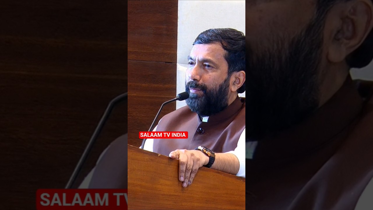 MLC chief whip Saleem Ahmed & MLC FH Jakappanawar announced 10 lakh each for Urdu development