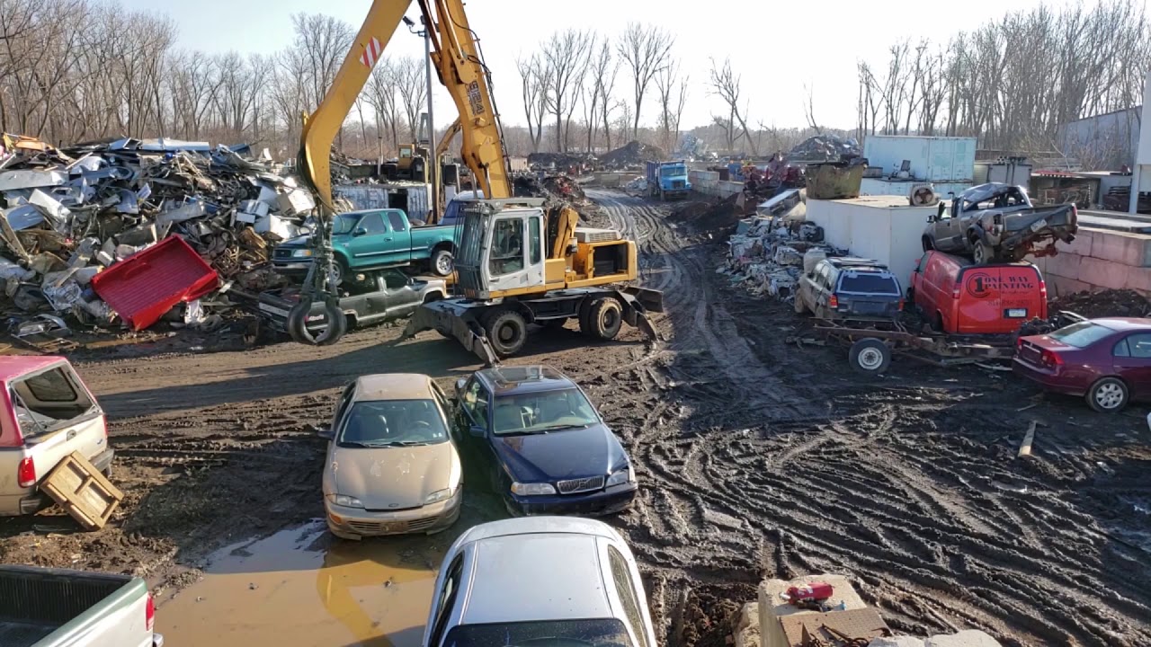 Car crushing at Lincoln Recycling
