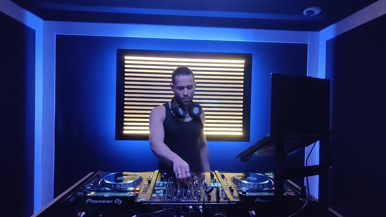 EVYA - Hardgroove Techno \ Trance mix