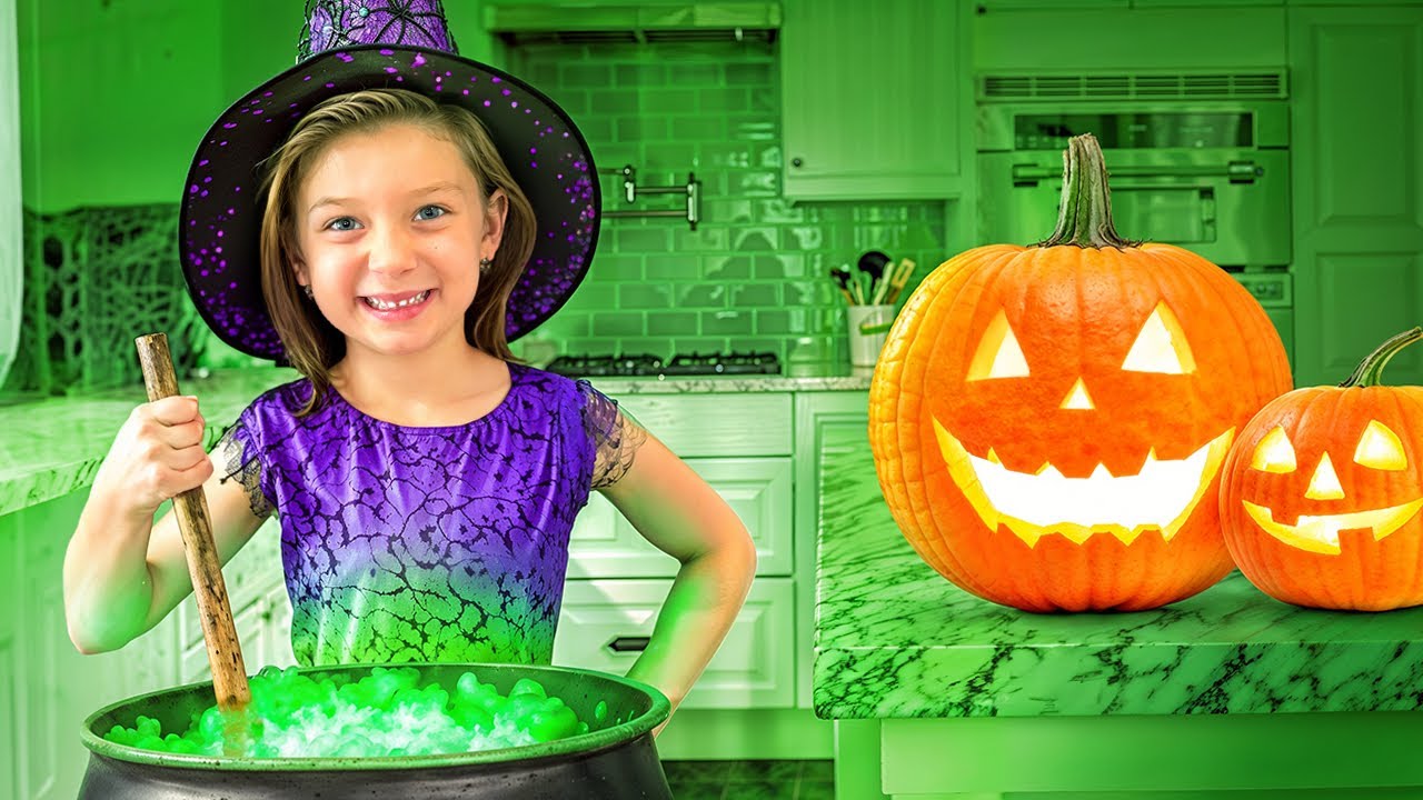 Ivy Accidentally Turns Mom Into a Pumpkin on Halloween!! 🎃