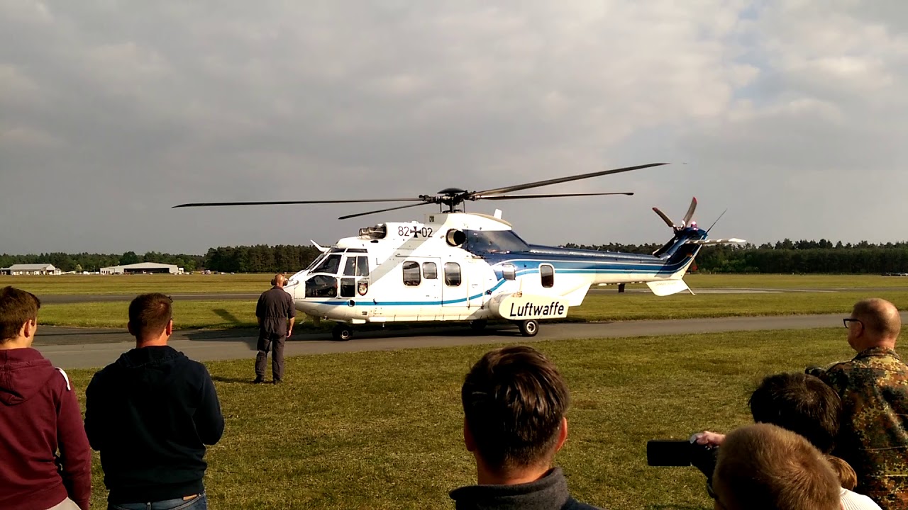 Bundeswehrhubschrauber der Flugbereitschaft startet in Oerlinghausen