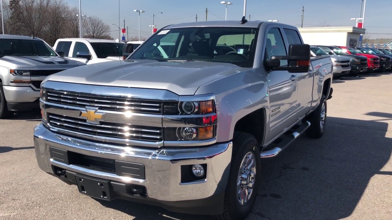 2018 Chevrolet Silverado 2500HD LT Crew Cab Silver Ice Metallic Roy Nichols Motors Courtice ON