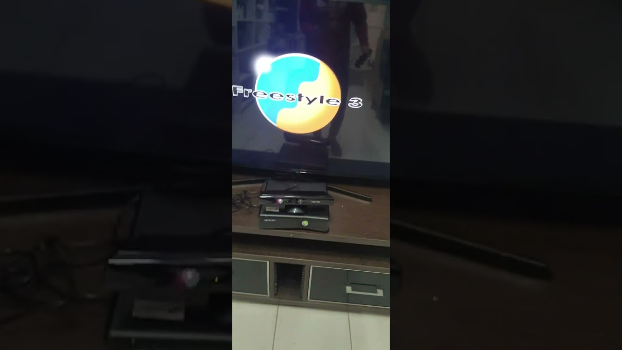 شرح طريقة عمل kinect xbox 360 ضبط السينسور والتعرف على بعض الحركات الضرورية لالعاب كينت