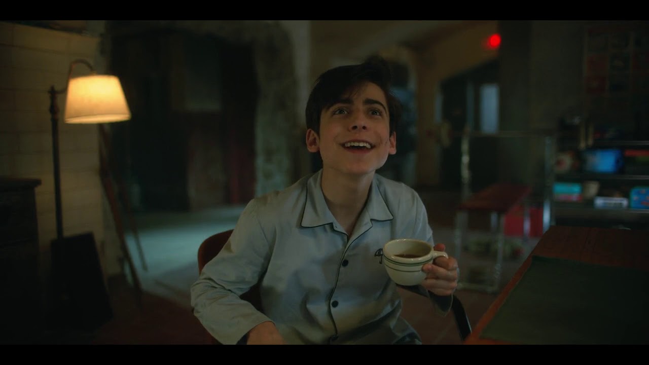 Number Five "Number 5" (Aidan Gallagher) - The Umbrella Academy