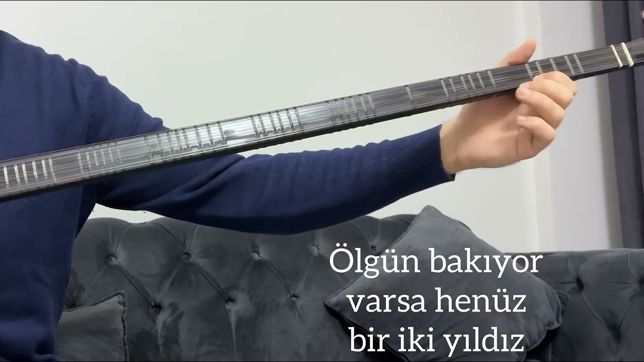 Rüzgar Uyumuş Ay Dalıyor