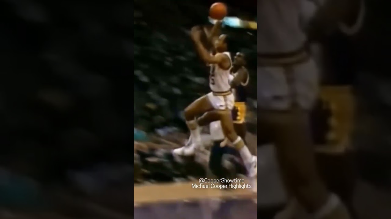 Michael Cooper Block on Darrell Griffith Dunk - Called foul but still awesome