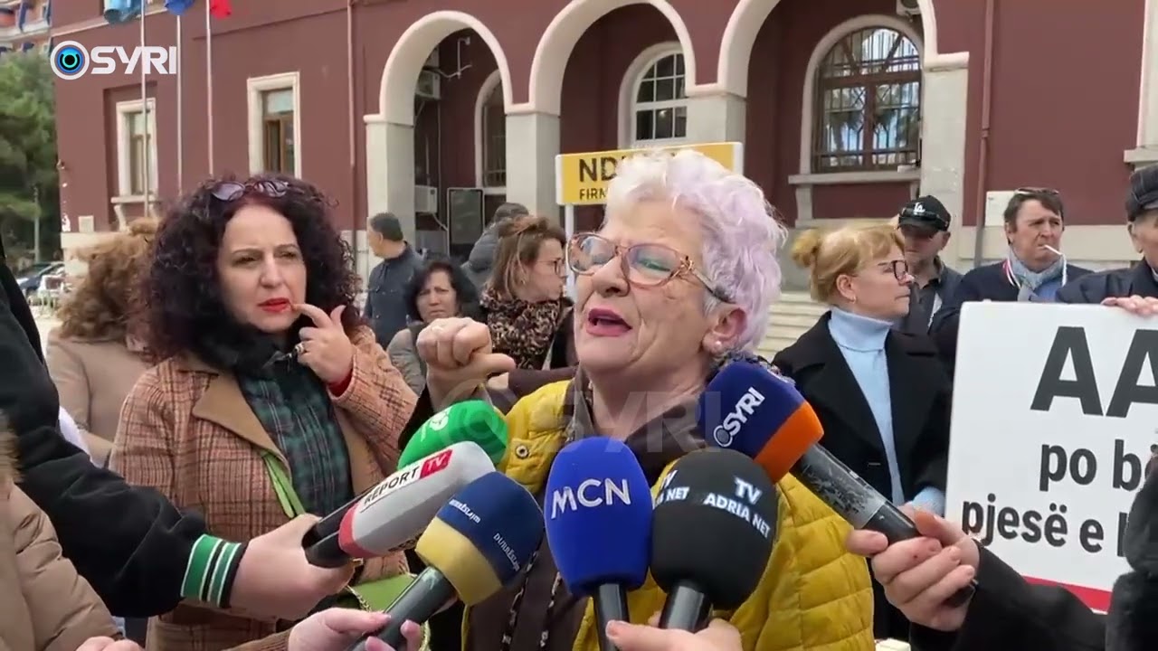 Qytetarët e Durrësit në protestë kundër banesave sociale, Cara: S'është projekt me themel donacionin