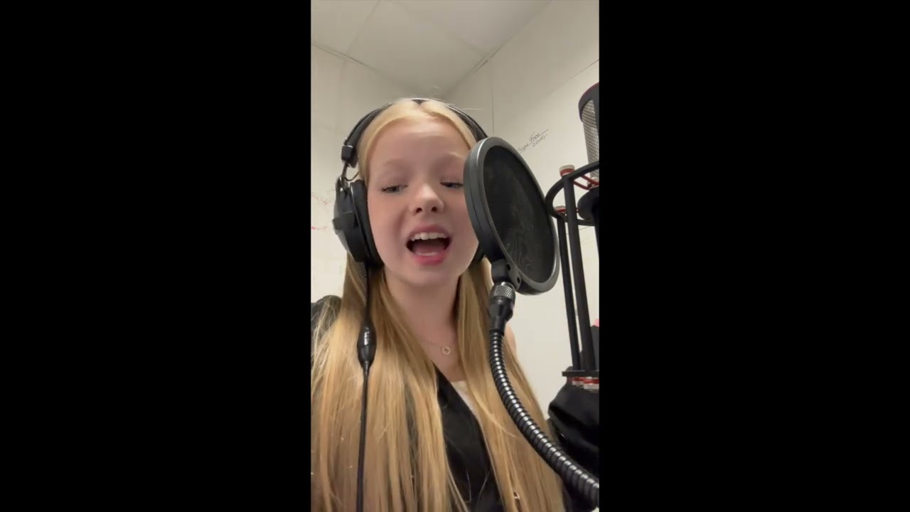 „Summertime Sadness” -Lana Del Rey cover by Julia Szczypior
