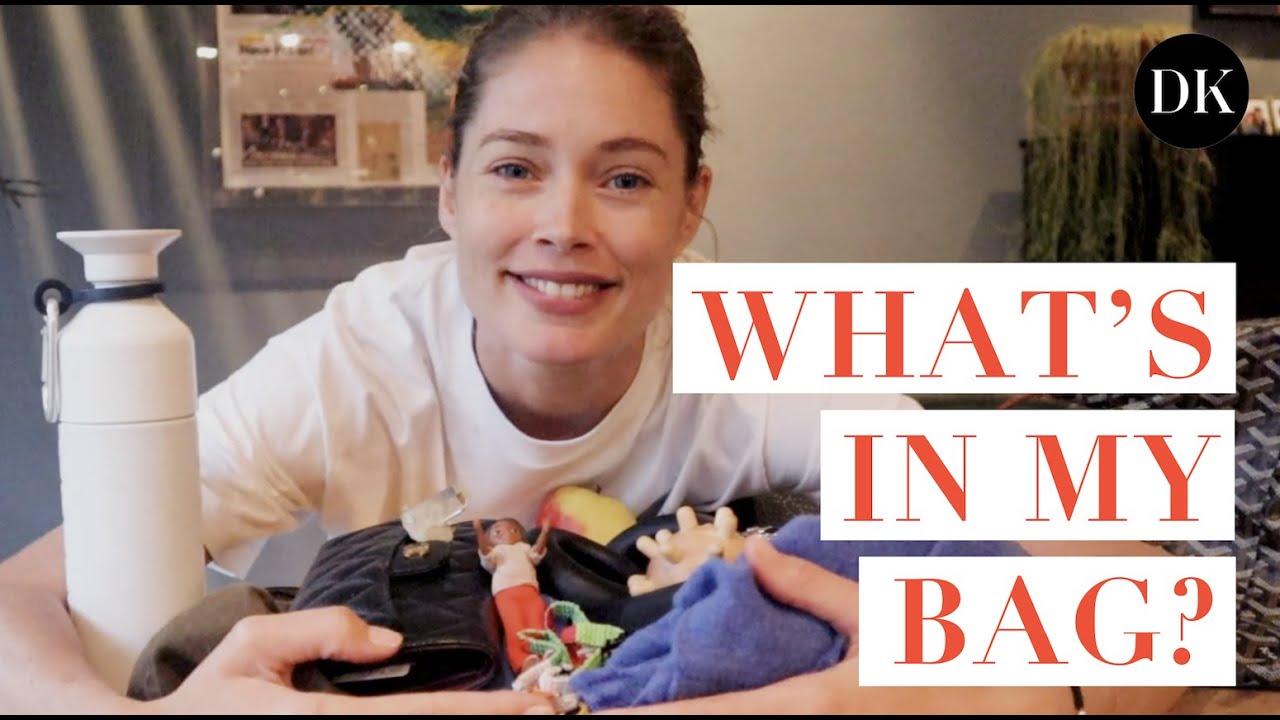 WHAT'S IN MY TRAVEL BAG? • DOUTZEN DIARIES