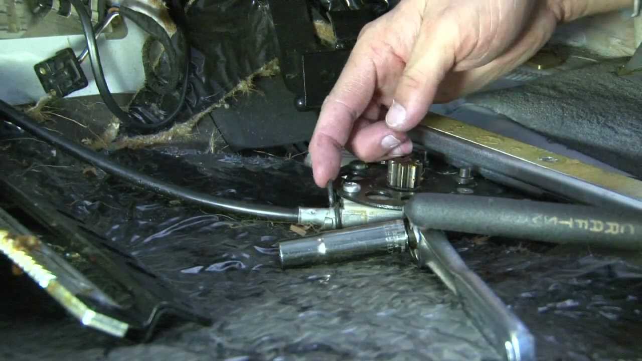 Mercedes-Benz '91 560 SEL Rear Seat Repair - DIY