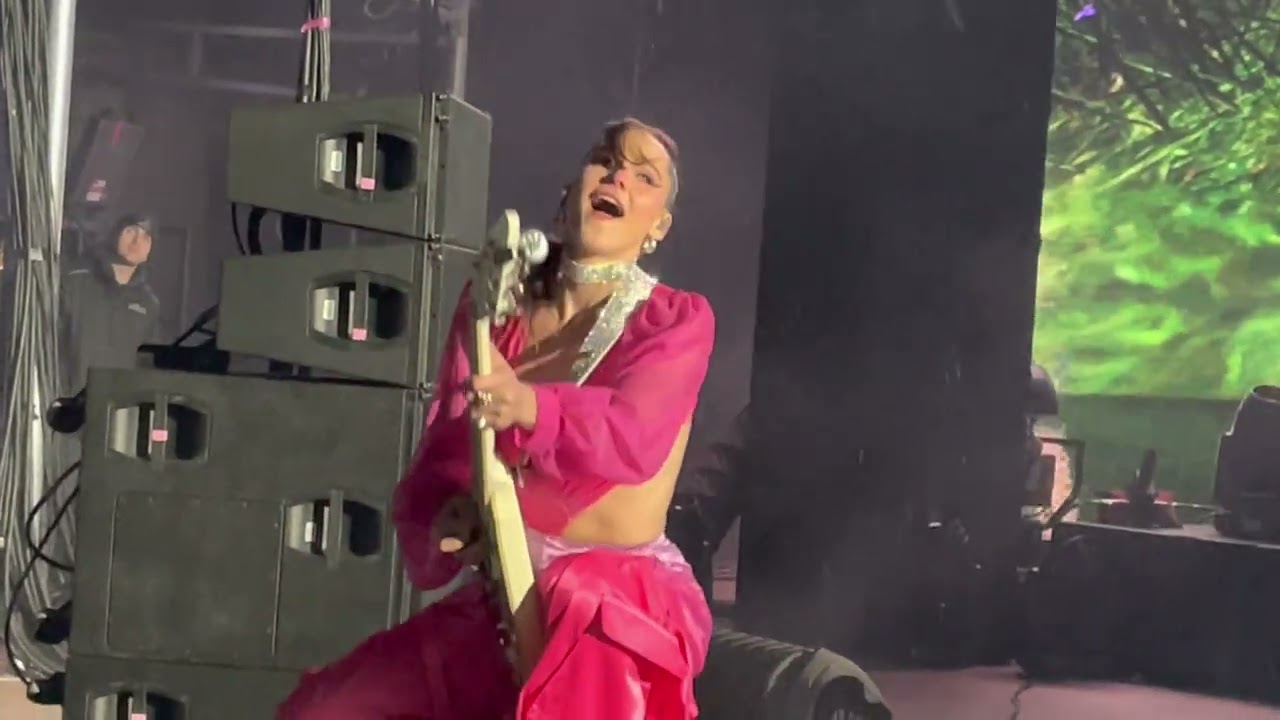 SOFI TUKKER - DRINKEE / BEST FRIEND LIVE AT RED ROCKS AMPHITHEATER DURING A SNOWSTORM  ON 4/21/2023.