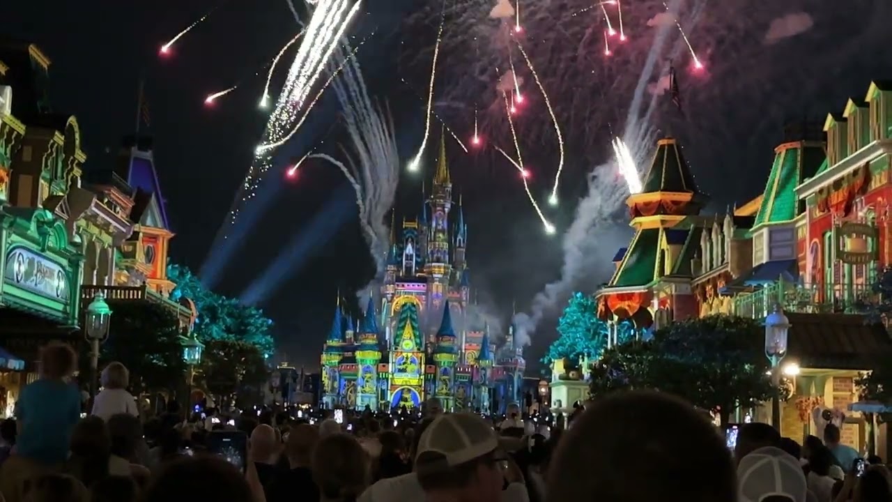 2023.08.05 Happily Ever After Fireworks in 4K