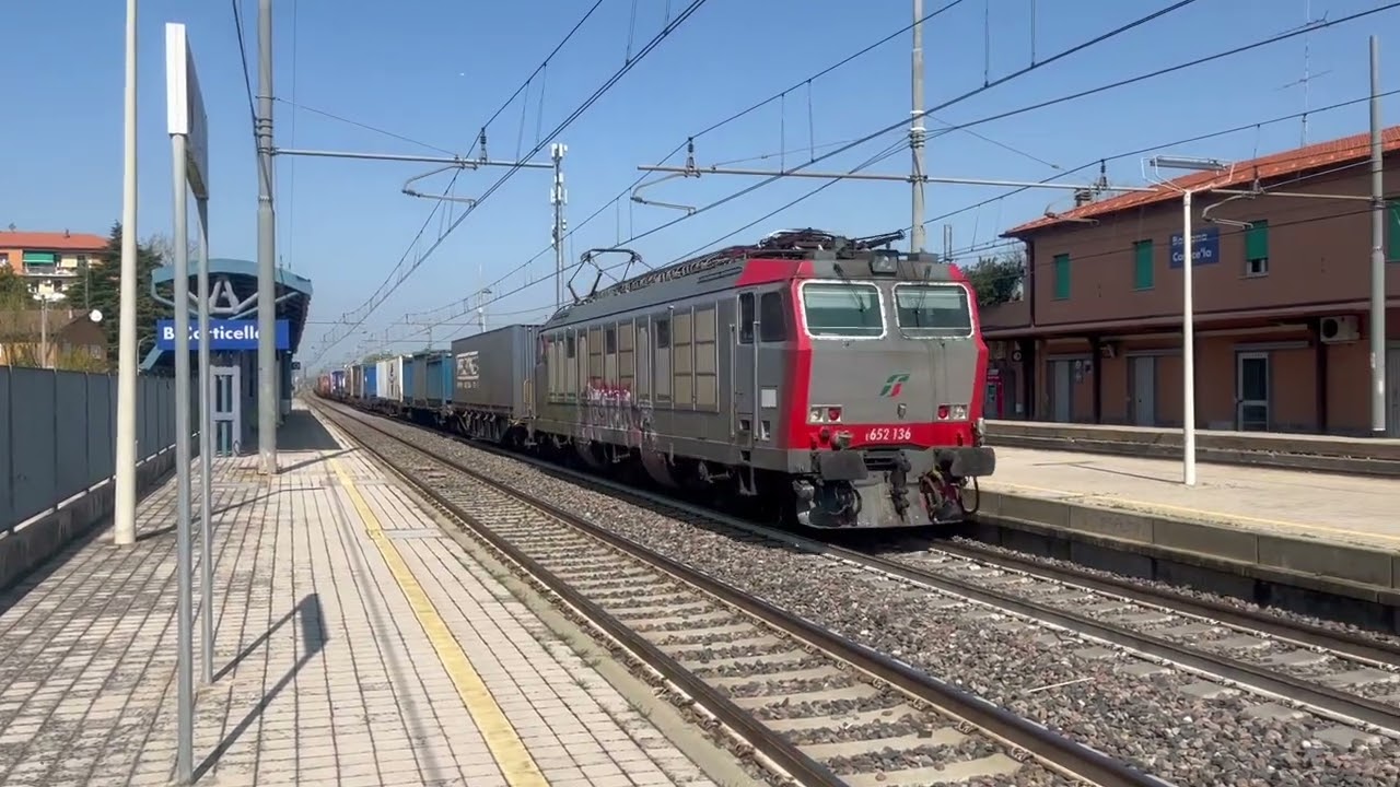 TRENI IN TRANSITO ALLA STAZIONE DI BOLOGNA CORTICELLA