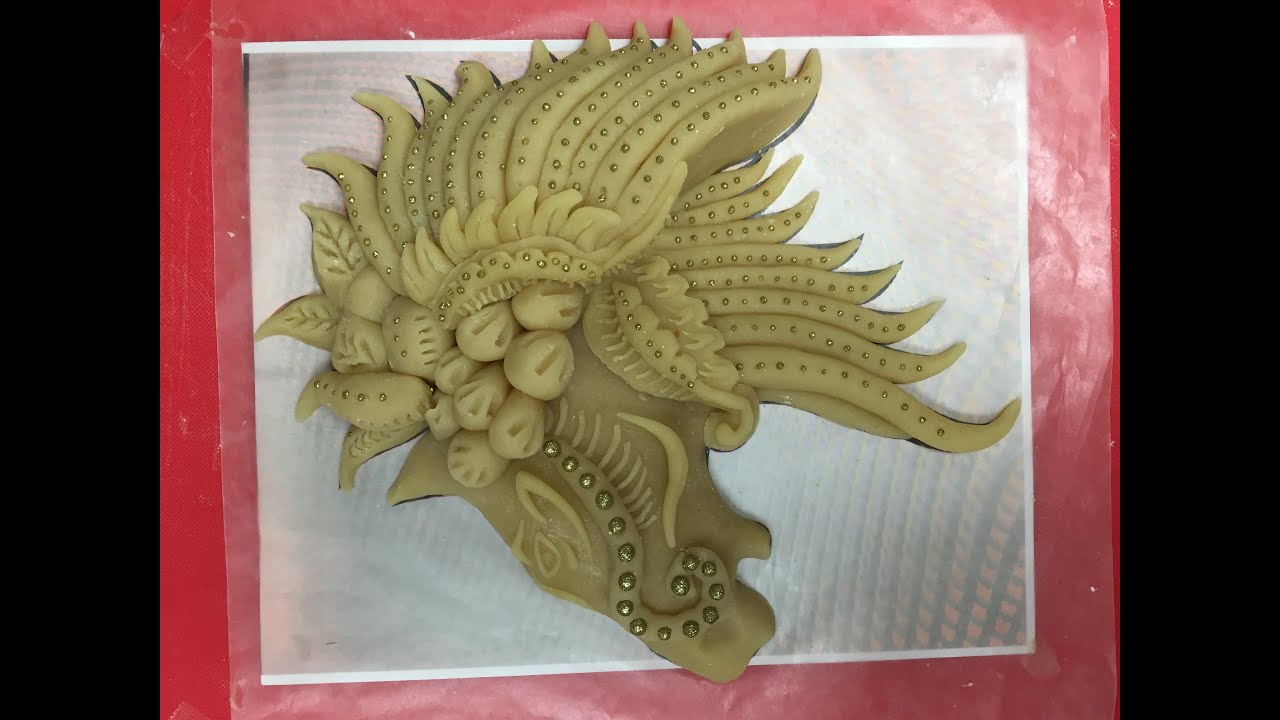FIGURA CON PASTA DE ALMENDRA / MODELING WITH ALMOND PASTE