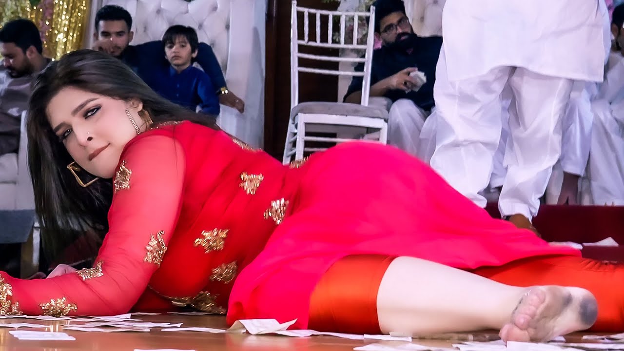 Thora Jinna Piche Piche Hat Sajna, Chahat Baloch Latest Dance 2023