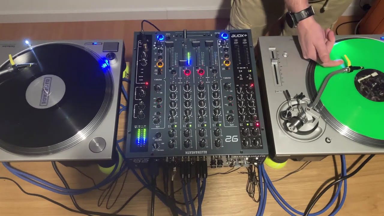 Vinyl-Only Mix (a few new records)