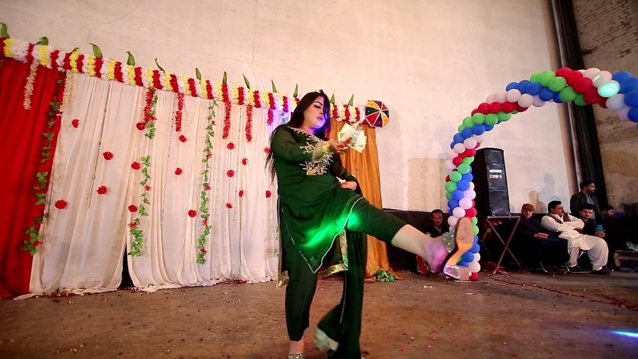 Maryam Mast New Dance 2025 | Trending Stage Performance