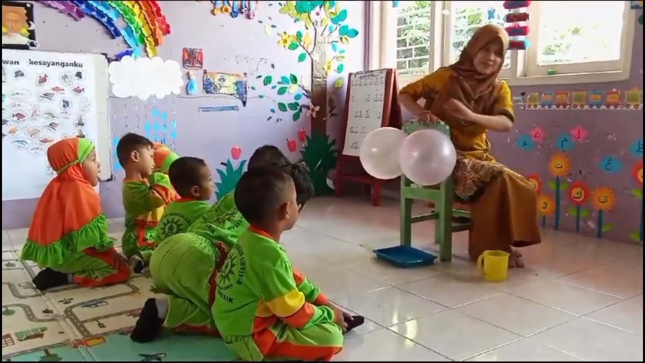 Toilet Training// mengajarkan anak cebok dengan balon // KB 'Aisyiyah 8 Bungah - Gresik