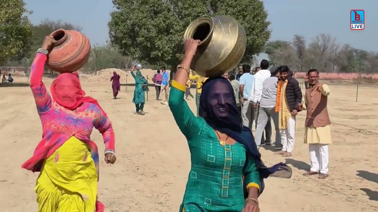 भादरा के गांव सांगडा में महिलाओं की शानदार खेल प्रतियोगिता । बेलन दौड़ ओर मटका दौड़ । Bhadra Live 