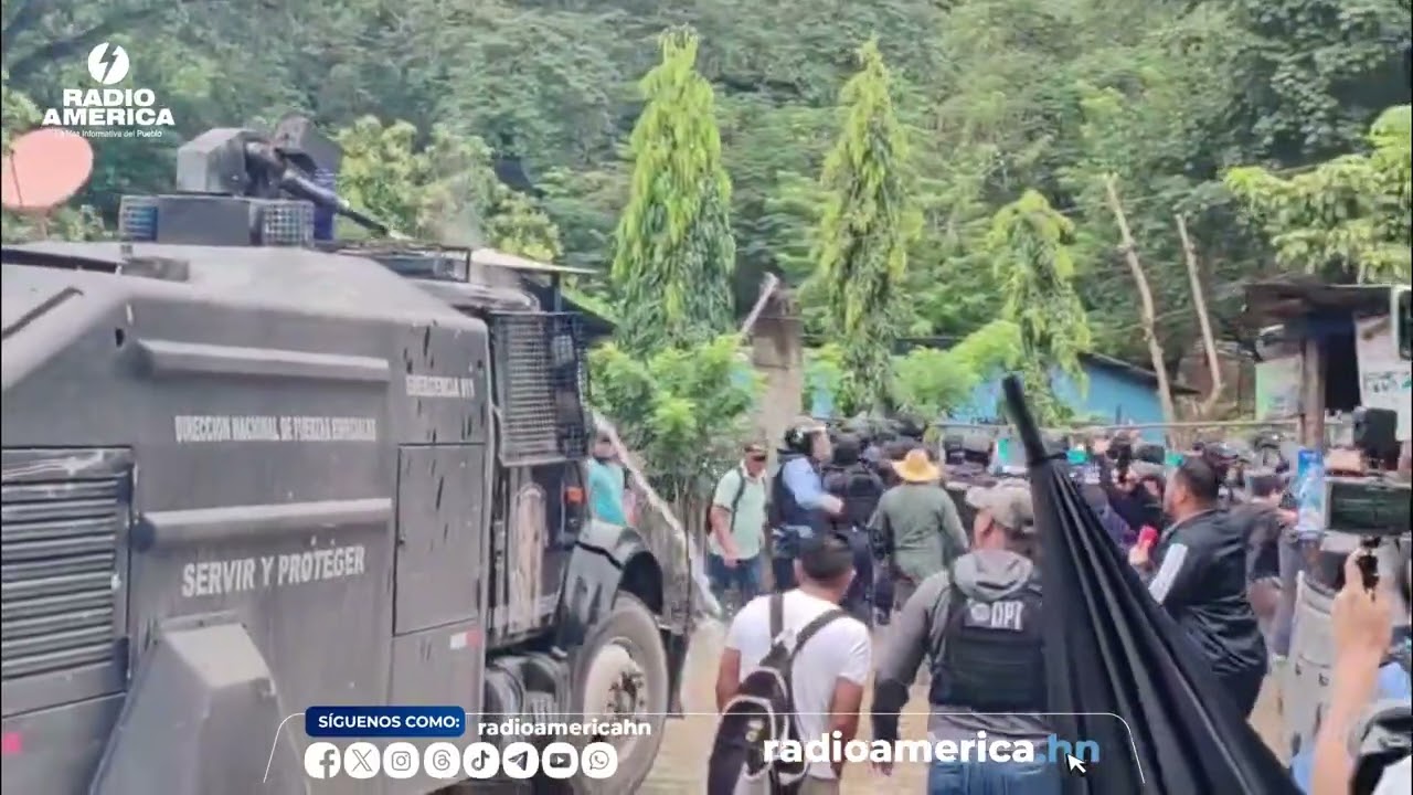 Desalojo en la colonia El Palmar, ene l sector de Cofradía