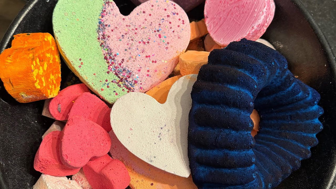 Day 14 of #18DaysOfLoveASMR Hearts!!!  New crush type unlocked: overflowing bucket ♥️💜