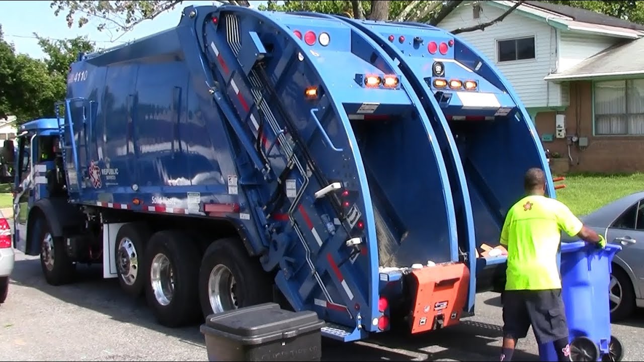 Split Garbage Truck Action!
