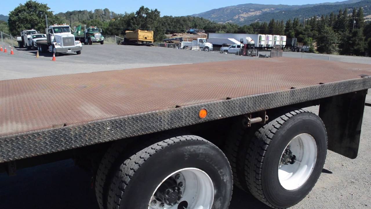 Used 1992 International Flatbed/Charter Trucks - U10350