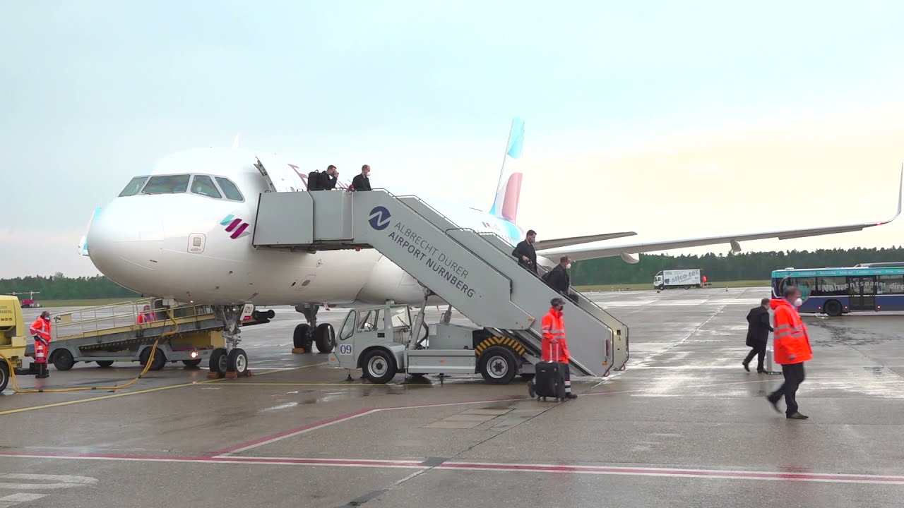 Die Mannschaft des DFB landet am Flughafen Nürnberg zum Einzug ins Base-Camp für die EM2020