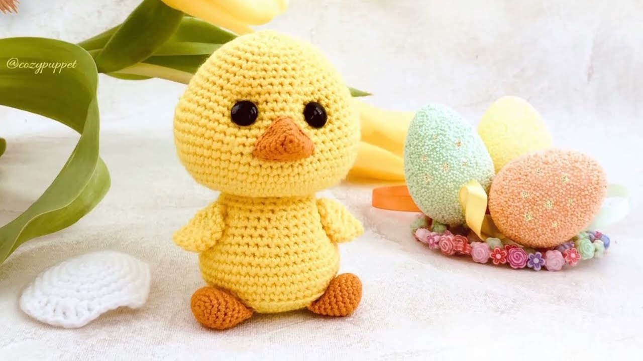 Cute little chick amigurumi for Easter | Free crochet little chick pattern