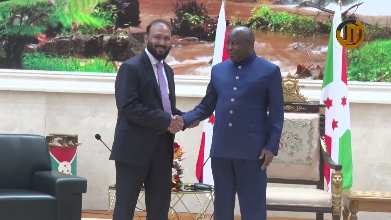 Umu Boss wa #LycaMobile Subaskaran Allirajah yamaze kugera mu #Burundi. Yakiriwe na Président NEVA