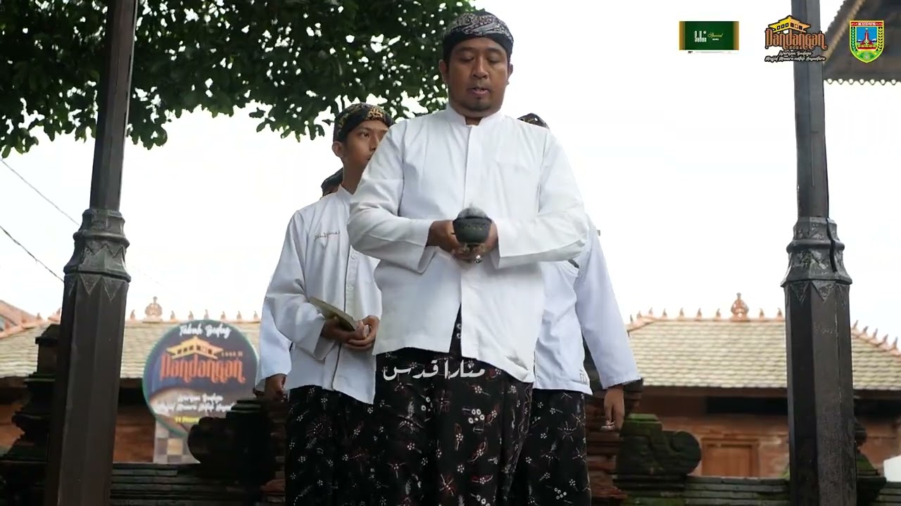 MERUWAT TRADISI TABUH BEDUG DANDANGAN