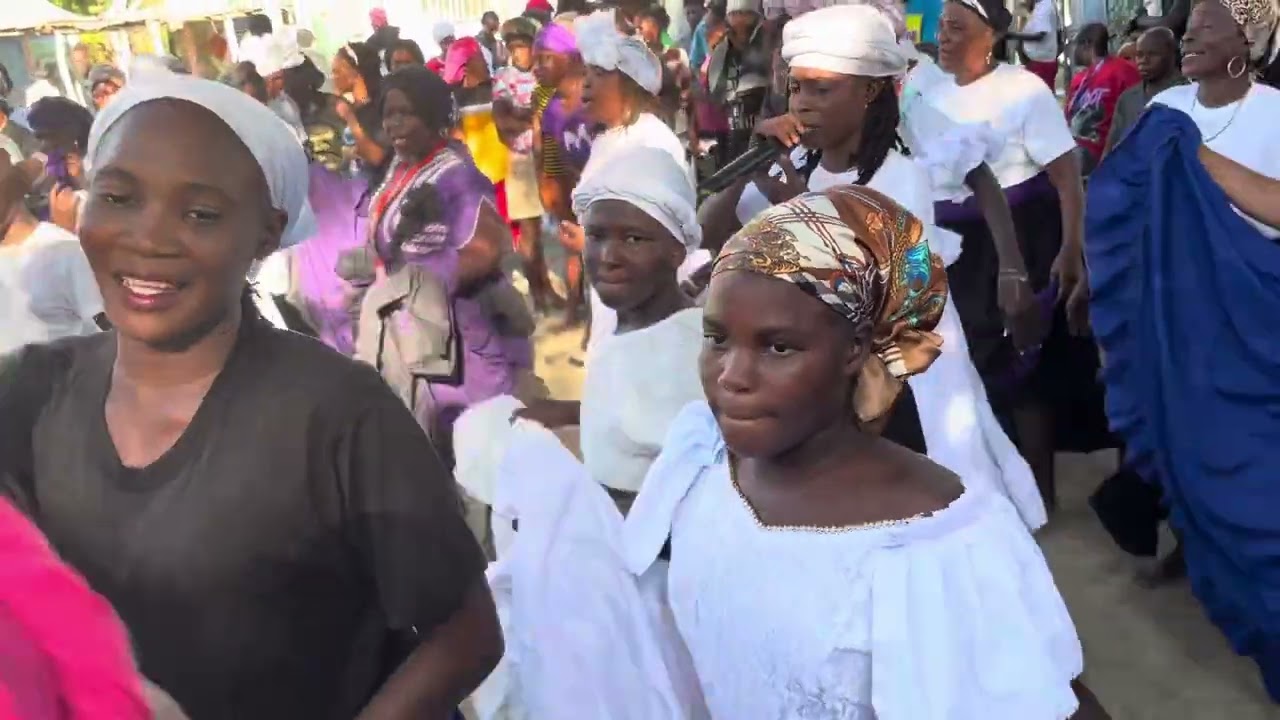 Groupe Hélène Jeune Saint Pierre de Model