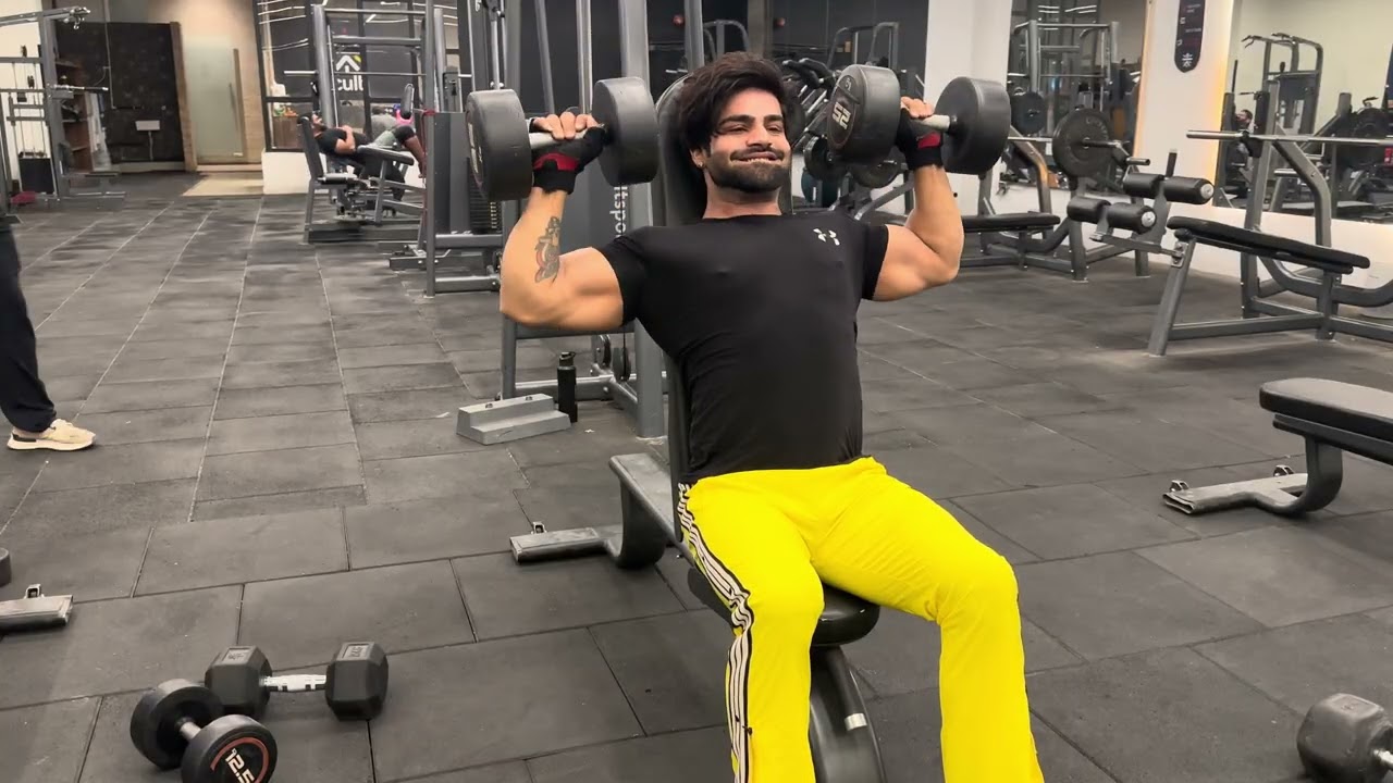 Shoulder workout with gym buddy ~#vlog #gymvlog #workout #shortsfeed #blogger 