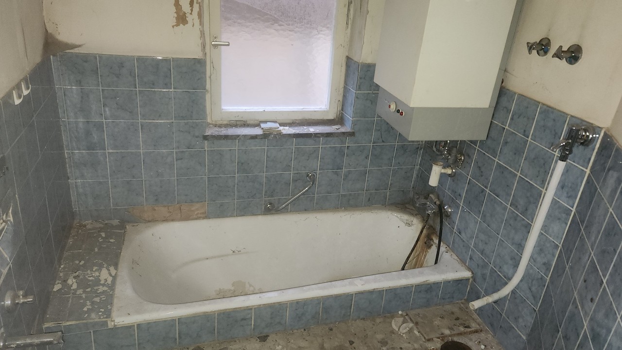 Lost Place Rundgang kurz vor Abbruch, kein Geisterhaus aber ein Haus mit (Zeit) Geist!