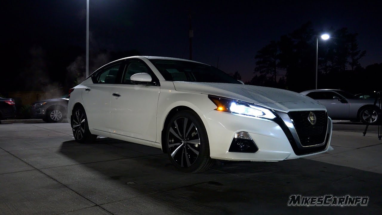 👉 НОЧЬЮ: Обзор внутреннего и внешнего освещения Nissan Altima 2019 года + Ночная езда