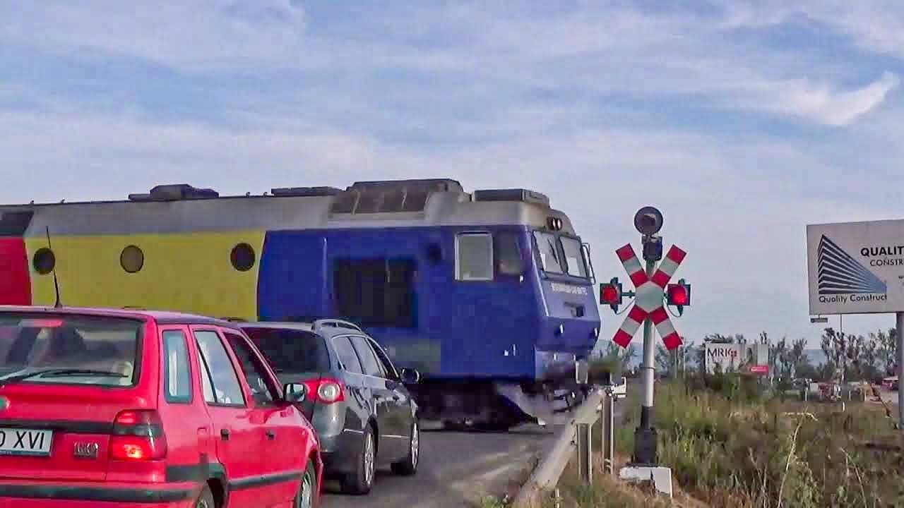 Romanian railroad crossing - Baia Mare (RO) | Trecere la nivel cu calea ferata - Baia Mare.