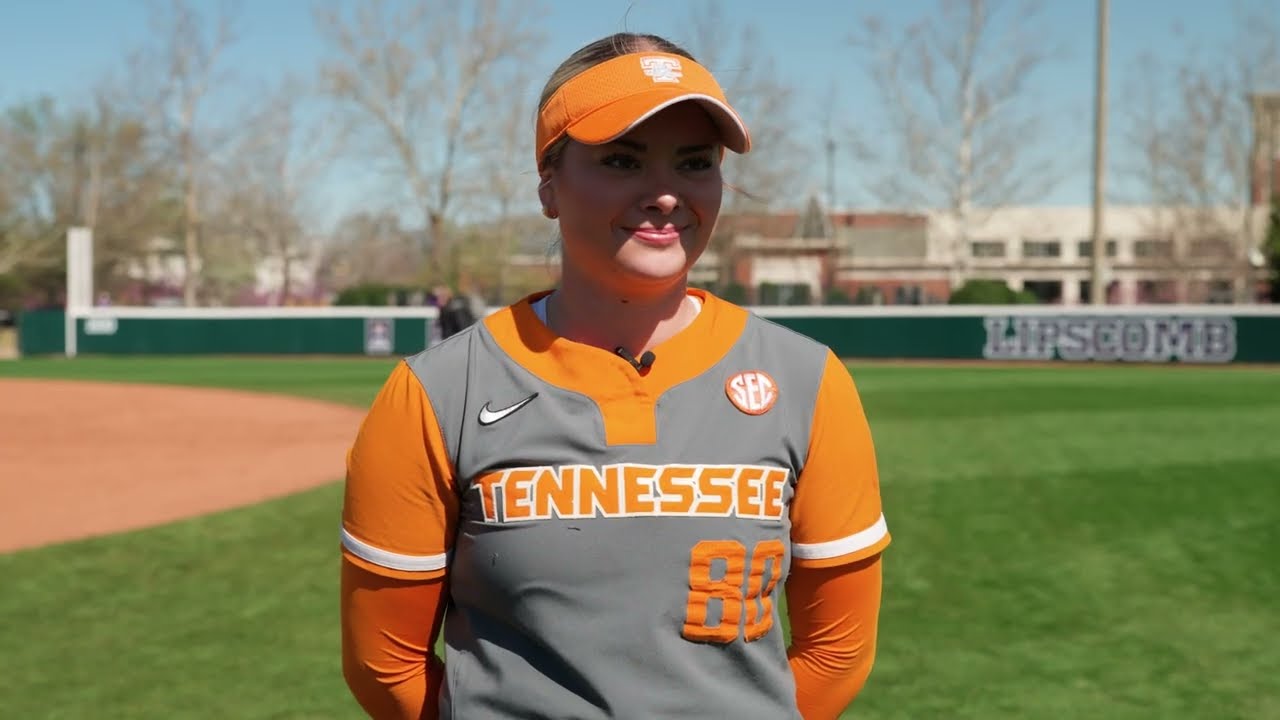Питчер женской софтбольной команды Lady Vols Пейтон Харденбургер после игры против Lipscomb