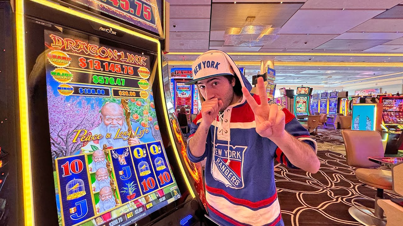 HAMMERING A Dragon Link Slot Machine!