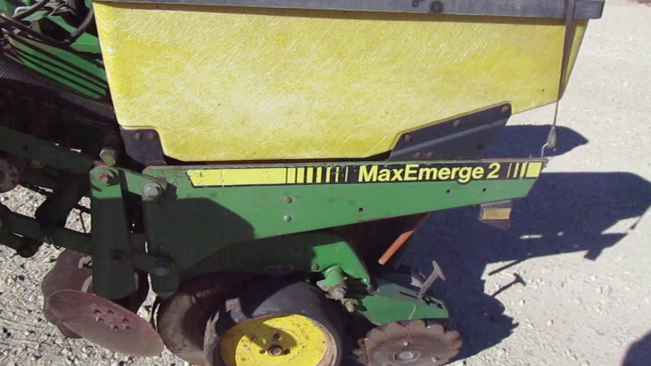 John Deere 7200 16R30 Front Folding Planter
