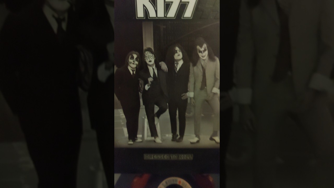 Винил дня # 46 | KISS &mdash; Dressed to K*ll 👍🏻