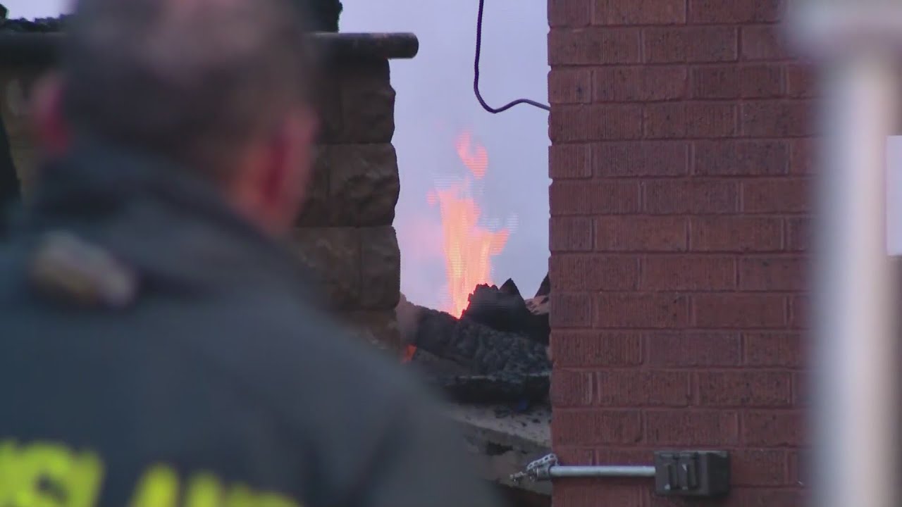 Multiple buildings damaged after fire breaks out in south suburban Blue Island early Monday morning