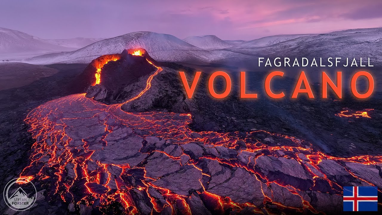 ICELANDIC VOLCANO ERUPTION 4K - Flying through the lava