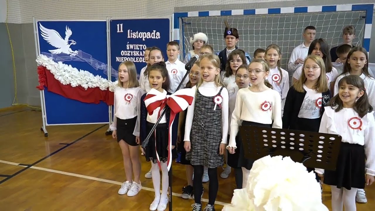 Szkoła do hymnu - część artystyczna.